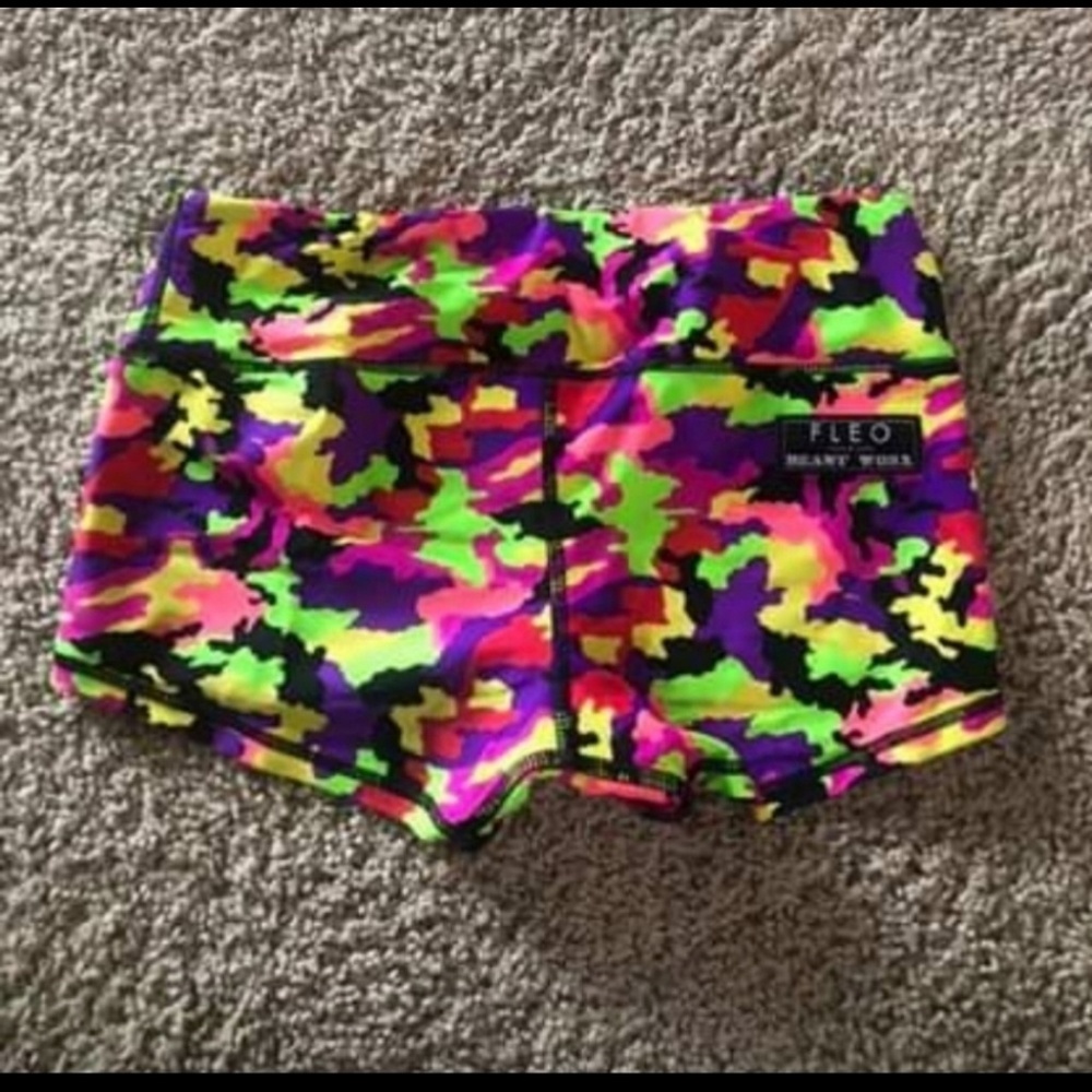 ISO incongnito(DO NOT BUY)M or L